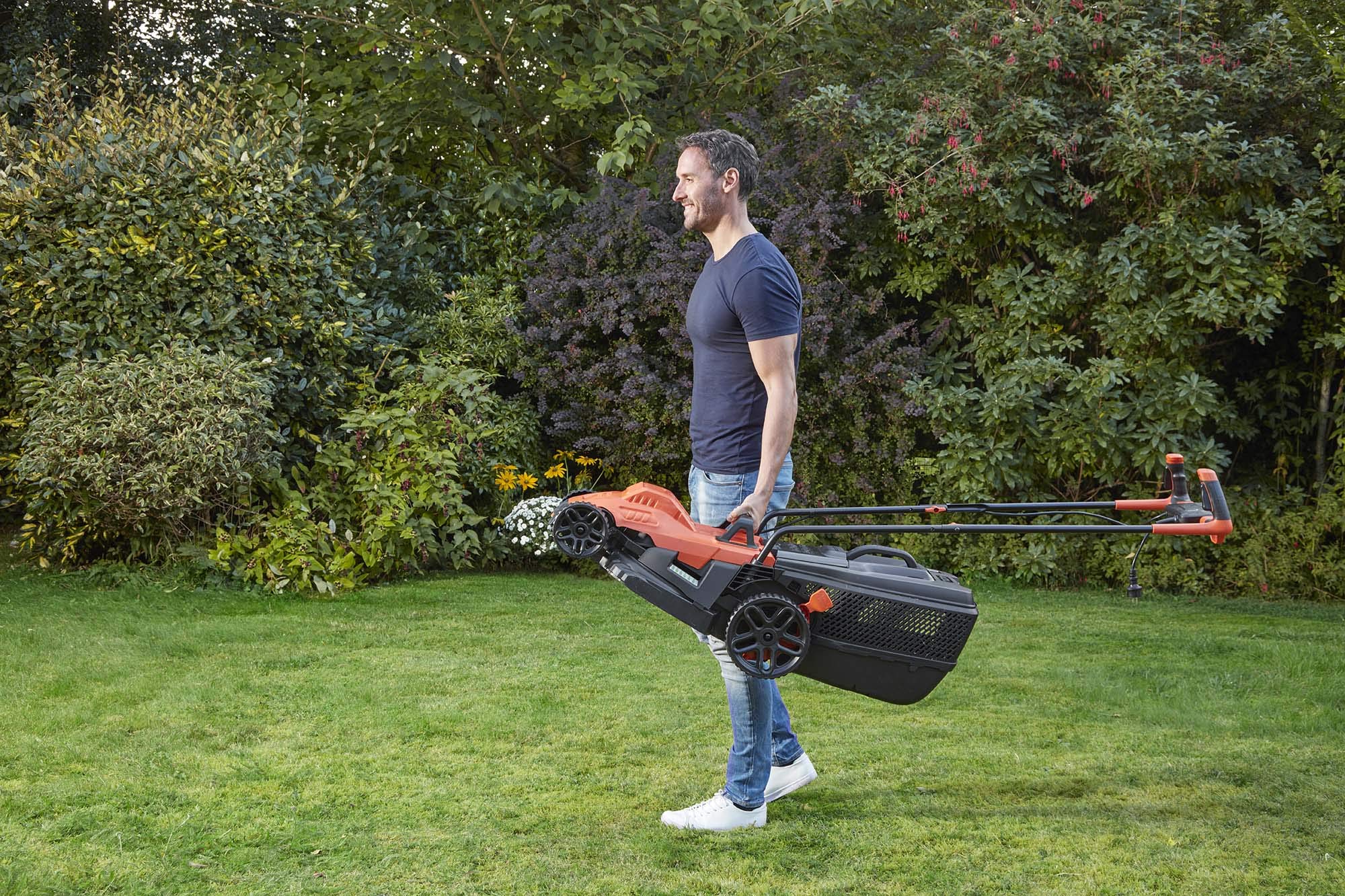 BLACK+DECKER Cortacésped 1600W 38cm, Manillar Bicicleta, 6 Alturas, 45L - BEMW471BH